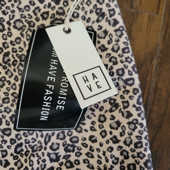 HaveVelour animal print mini Skirt Size s NWT - Picture 2 of 9